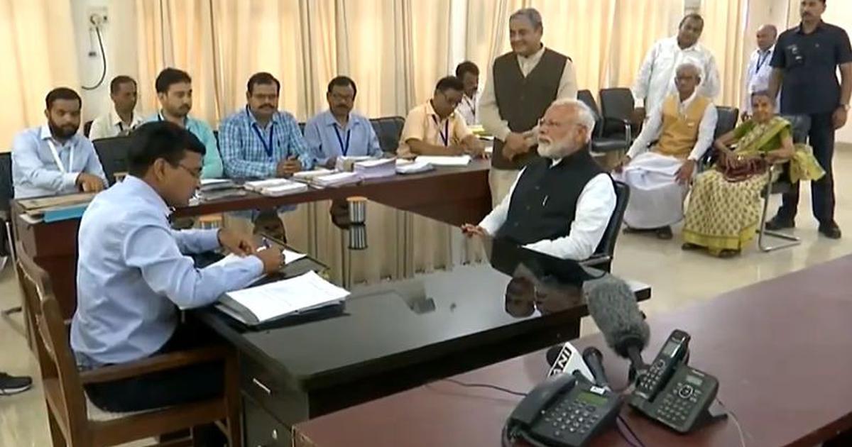प्रधानमंत्री मोदी ने किया नामांकन, जानें उनके पास कितना है कैश?