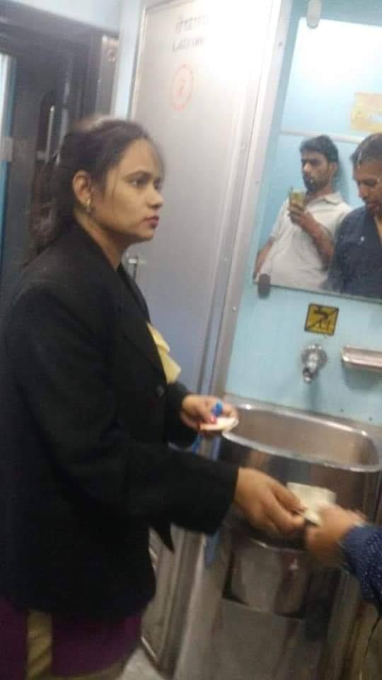 सीट दिलाने के नाम पर अवैध वसूली