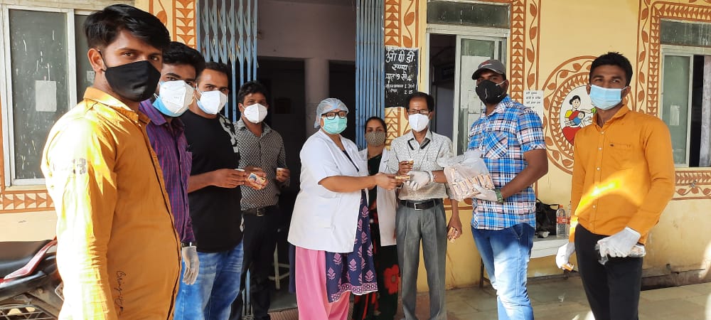 अखिल भारतीय विद्यार्थी परिषद द्वारा नगर में चाय, पानी और बिस्किट का सल्पहार कराया गया