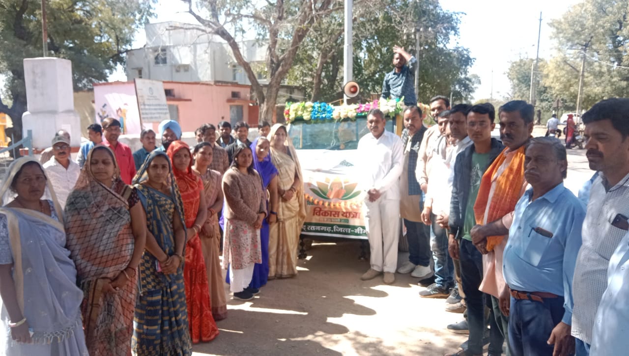 रतनगढ़ में नप अध्यक्ष ने किया विकास यात्रा का शुभारंभ